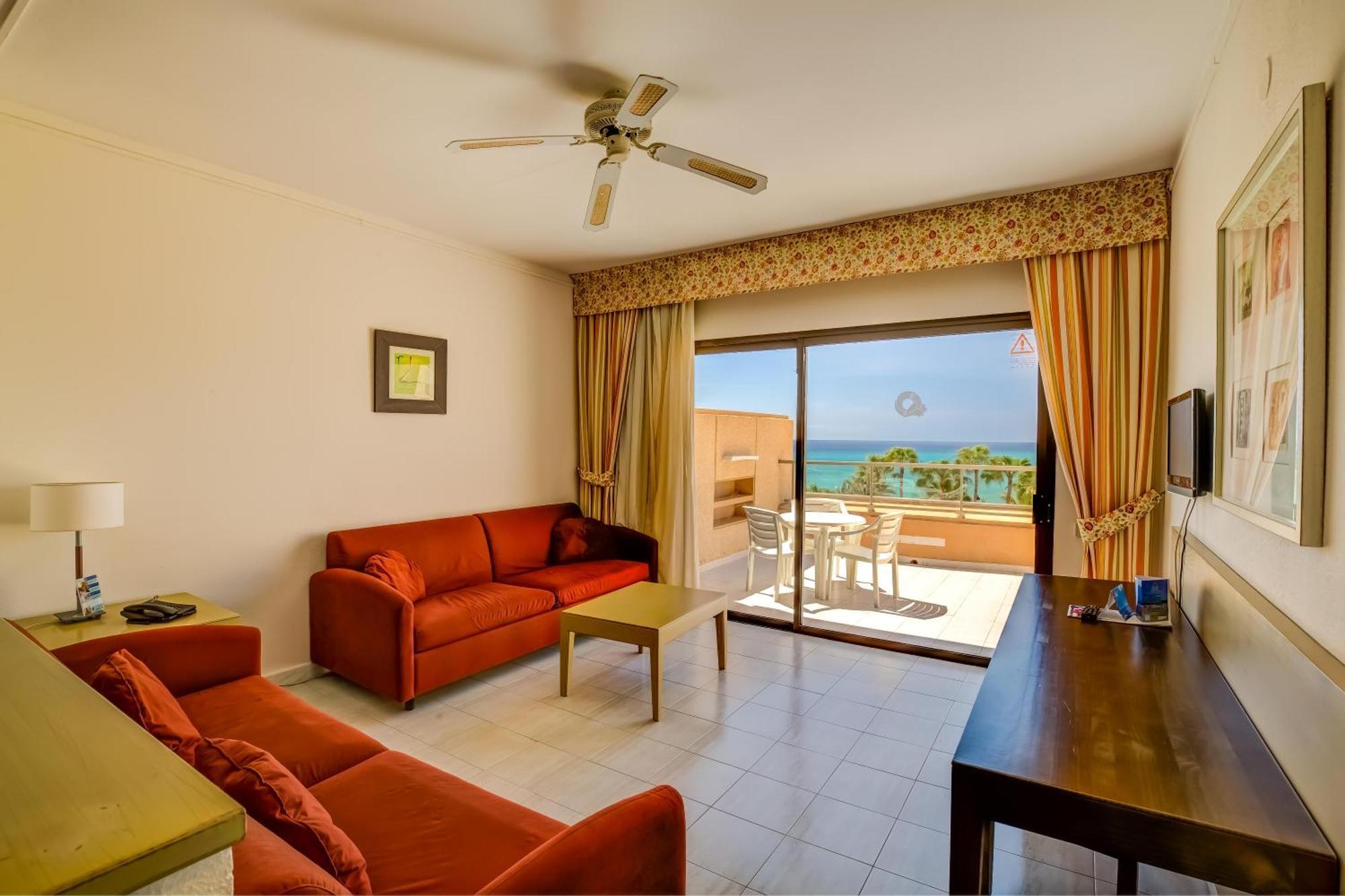 Camera Familiare con Vista Mare (3 Adulti + 1 Bambino)